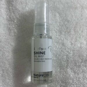 NatureLab Shine Oil Mist